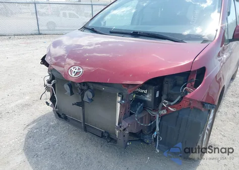 2016 Toyota Sienna Xle 8 Passenger from USA, damaged, VIN 5TDYK3DC7GS716470